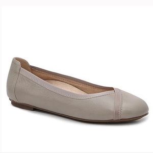 Vionic Caroll arch support ballet flat gray leather shoes